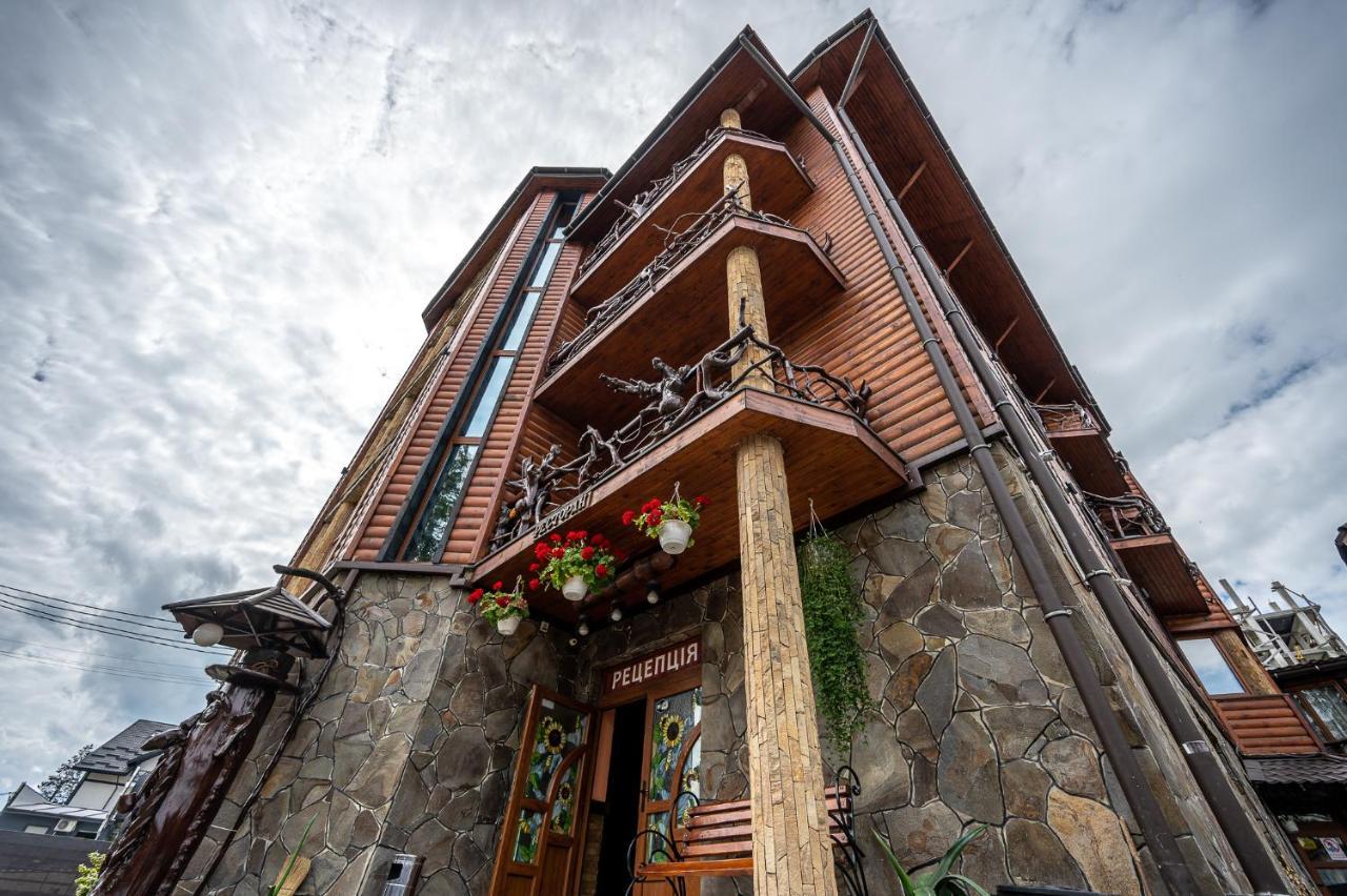 Марина Hotell Bukovel Eksteriør bilde