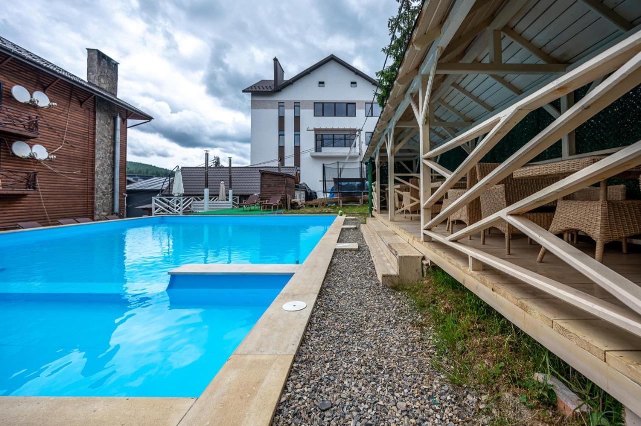 Марина Hotell Bukovel Eksteriør bilde